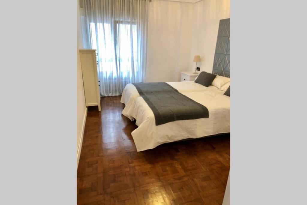 Piso En El Centro De Oviedo Apartman Kültér fotó